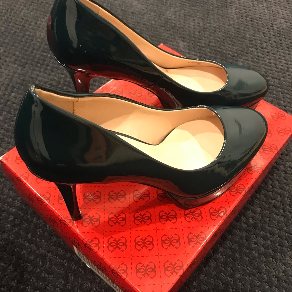 Guess emerald green heels